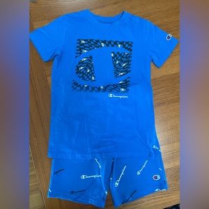 BOYS CHAMPION SHORT AND T-SHIRT SET SIZE M
